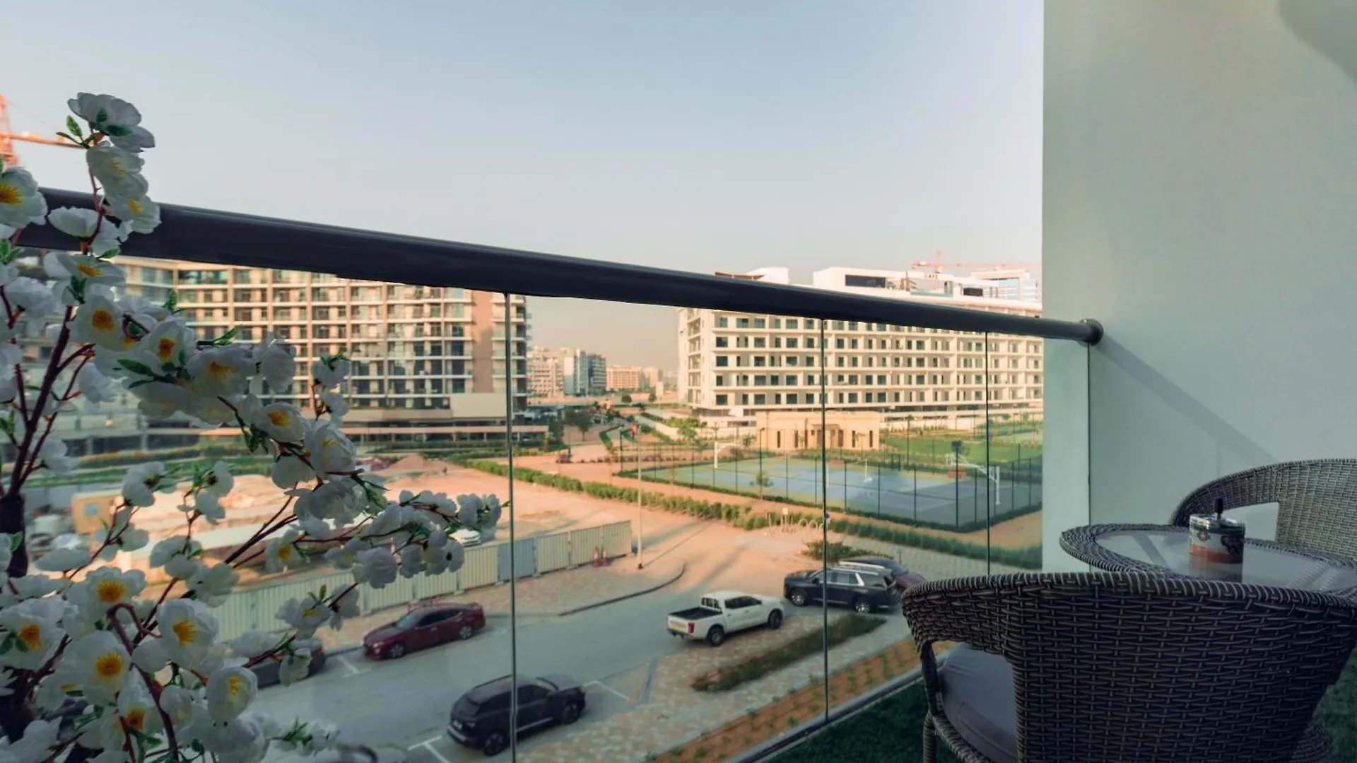 Queen Bed, Full Kitchen, New Unit Dubai 0*,
